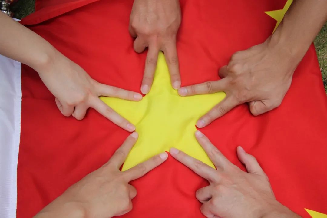 KB88凯时官网12周年征文丨二等奖《立功新时代 KB88凯时官网书青春》